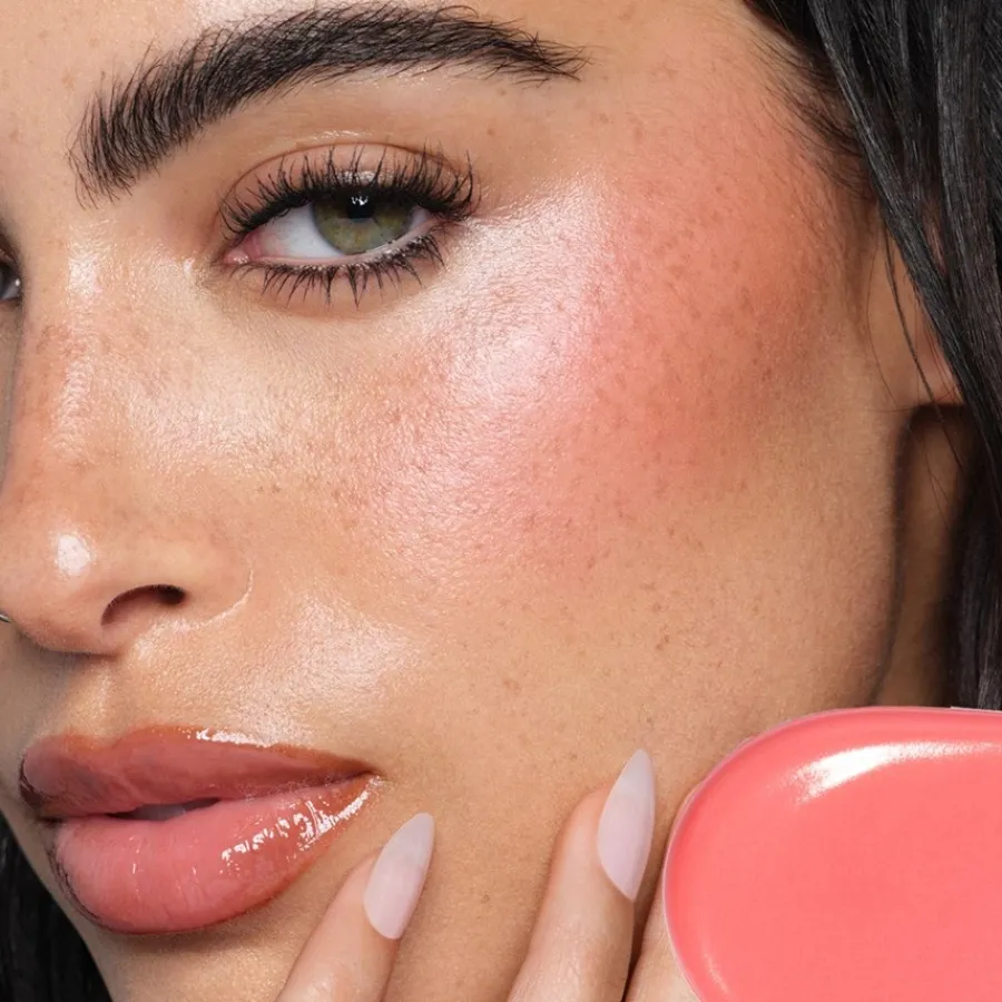 Anastasia Beverly Hills Rouge Blurring Serum Blush von Hot