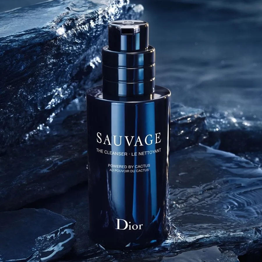 DIOR Sauvage Gesichtsreiniger Schwarze Kohle und Kaktus von