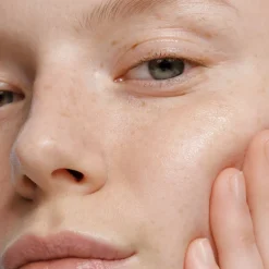 Mu00C1DARA Serum Botanic Niacinamide - Alternative 5-in-1 Serum von MÁDARA Discount