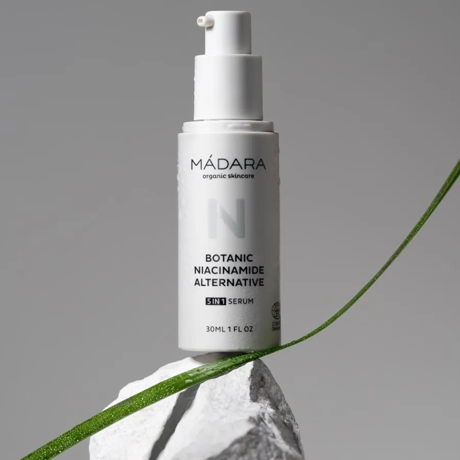 Mu00C1DARA Serum Botanic Niacinamide - Alternative 5-in-1 Serum von MÁDARA Discount