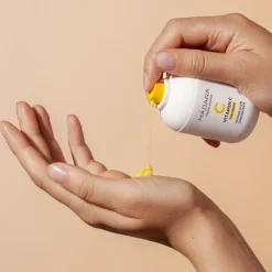 Mu00C1DARA Serum Vitamin C Intense Glow Concentrate von MÁDARA