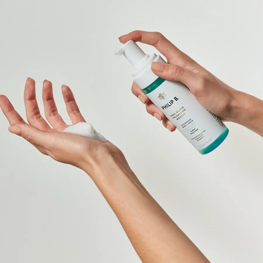 Philip B Styling Maui Wowie Volumizing Mousse von Hot