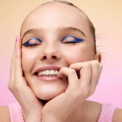 Essence Superman Duochrome Eyepencil von New