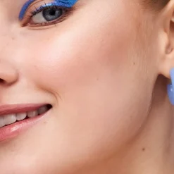 Essence Superman Jelly Highlighter Stick von