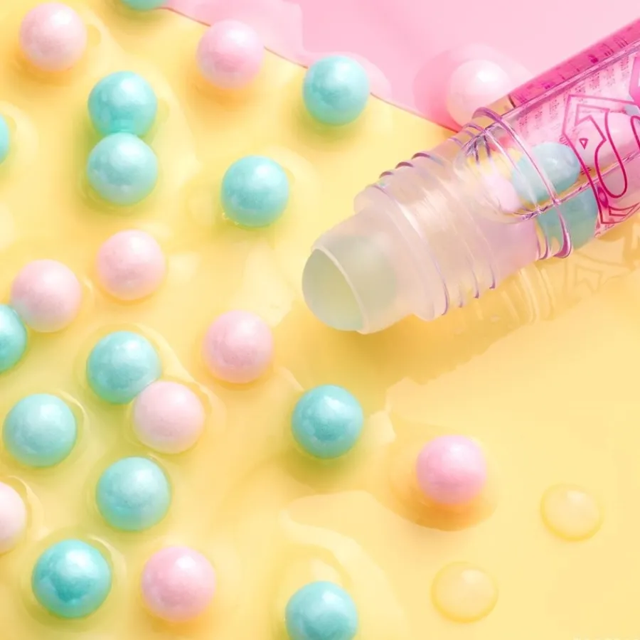 Essence Superman Lip Oil Roll-On von