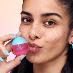 Essence Superman Lip Scrub von