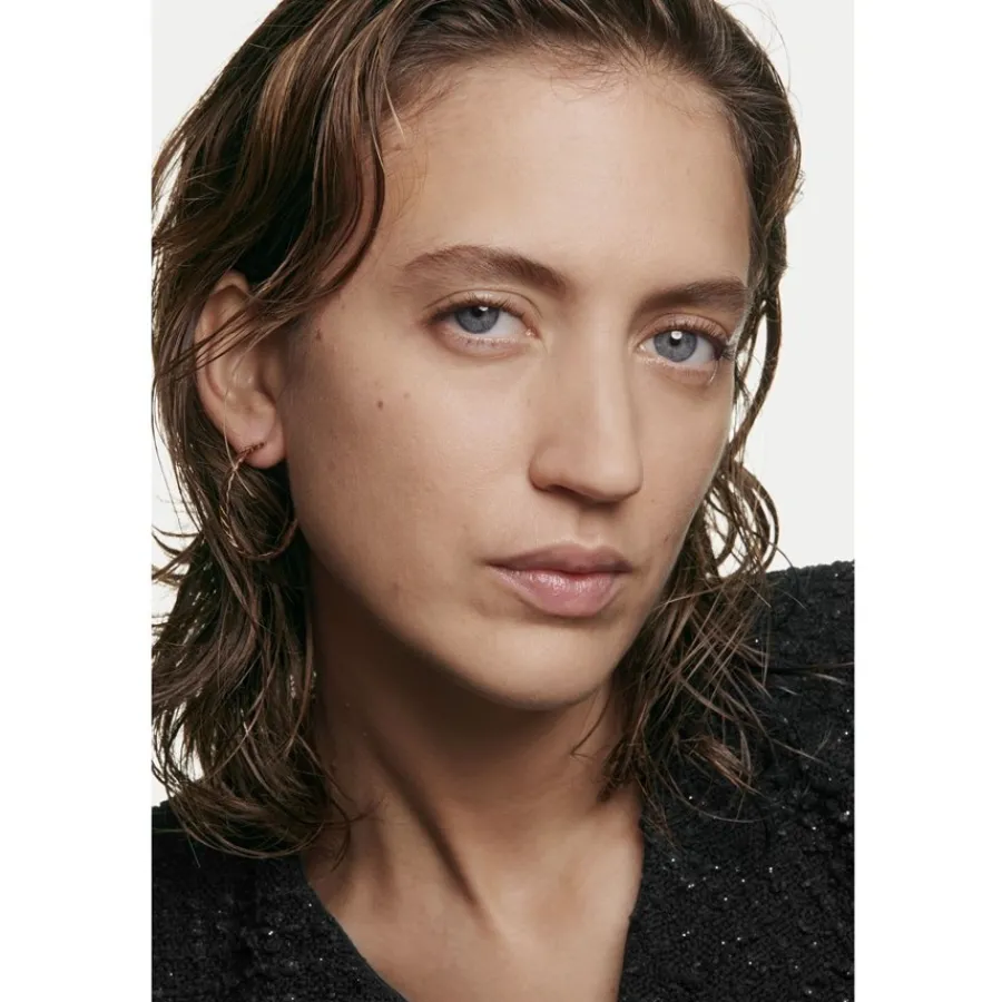 CHANEL TEINT GRUNDIERUNG ULTRA LE TEINT VELVET Foundation mit Weichzeichnereffekt. Samtig-mattes Finish. von Discount