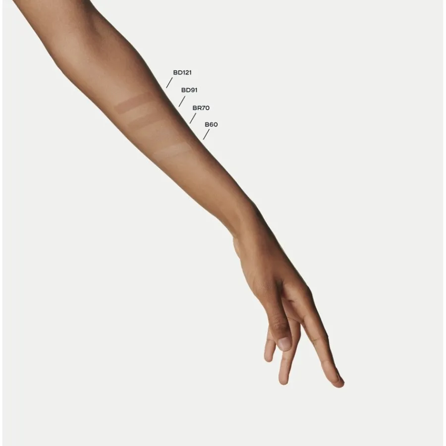 CHANEL TEINT GRUNDIERUNG ULTRA LE TEINT VELVET Foundation mit Weichzeichnereffekt. Samtig-mattes Finish. von Discount