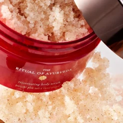 RITUALS The Ritual Of Ayurveda Body Scrub punjabi pink salt & sweet almond von
