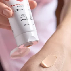 Mossa Vitamin Cocktail Energy Boost Multi-Use Mask & Night Cream von