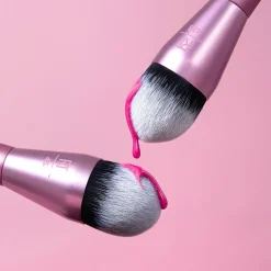 Real Techniques Wangenpinsel Power Pigment Blush Brush von