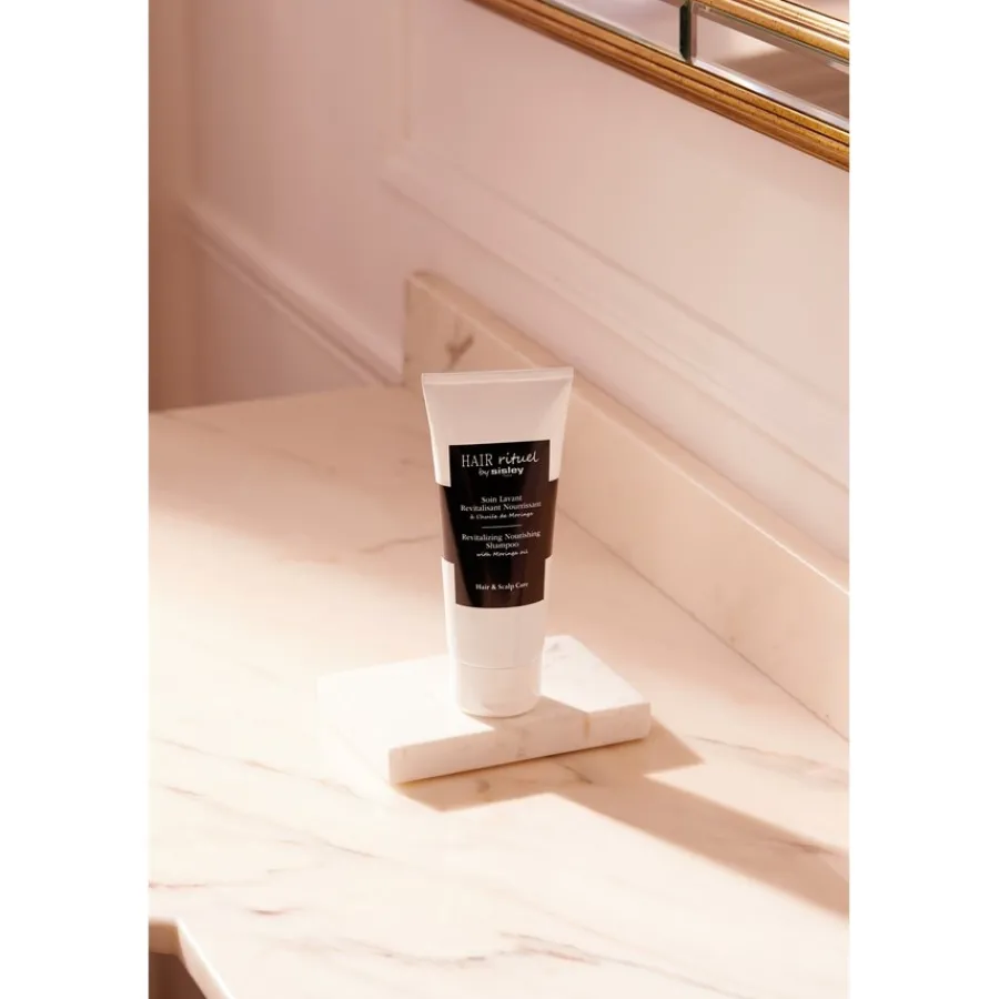 HAIR RITUEL by Sisley Waschen & Entwirren Revitalizing Nourishing Shampoo von New