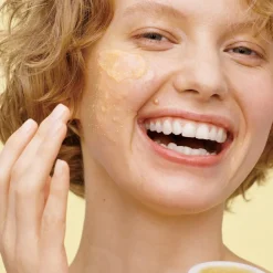 Shiseido WASO Yuzu-C Beauty Sleeping Mask von Outlet