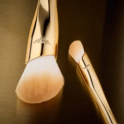 Catrice Wonder Woman Blush Brush von