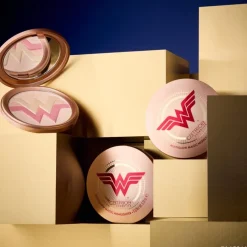 Catrice Wonder Woman Multiglow Magic Highlighter von New